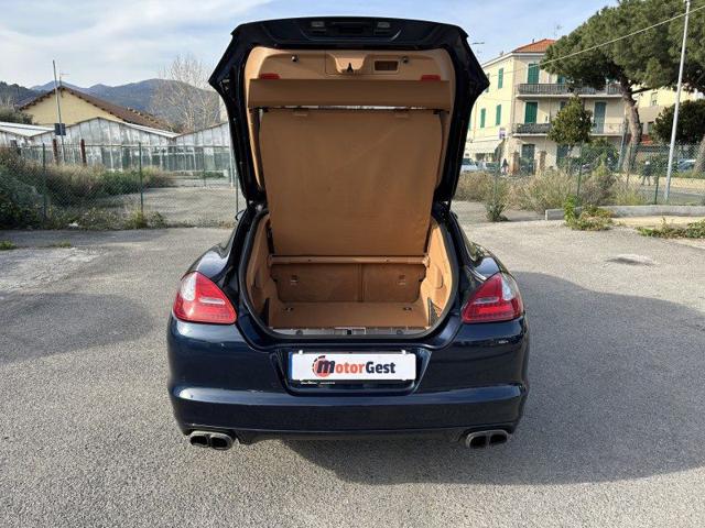 PORSCHE Panamera usata, con MP3