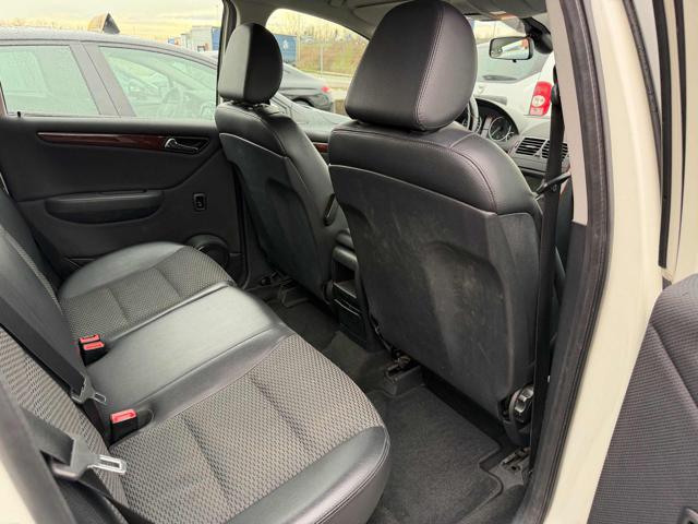 MERCEDES-BENZ A 180 usata, con Chiusura centralizzata