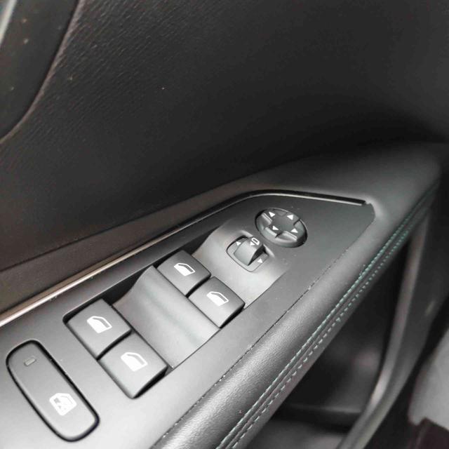 PEUGEOT 3008 usata, con Sistema di navigazione