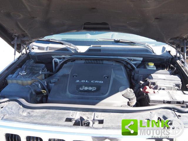 JEEP Commander usata 39