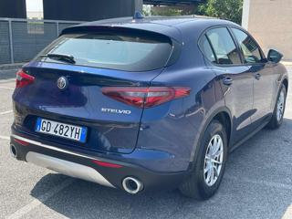 ALFA ROMEO Stelvio usata, con Autoradio digitale