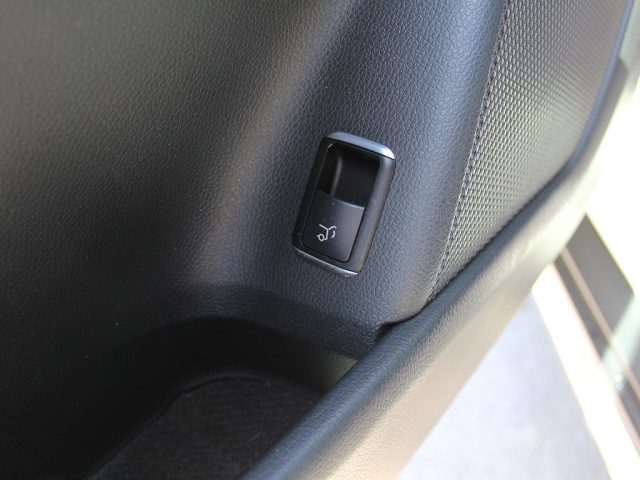 MERCEDES-BENZ GLA 200 usata, con Airbag testa