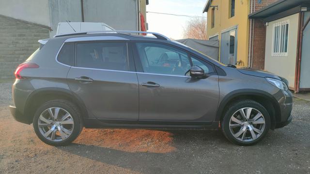 PEUGEOT 2008 usata, con Sensori di parcheggio posteriori