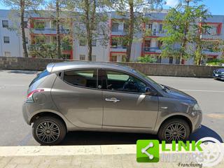 LANCIA Ypsilon usata, con Autoradio