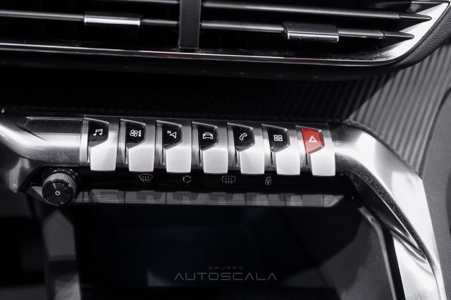 PEUGEOT 5008 usata, con Touch screen
