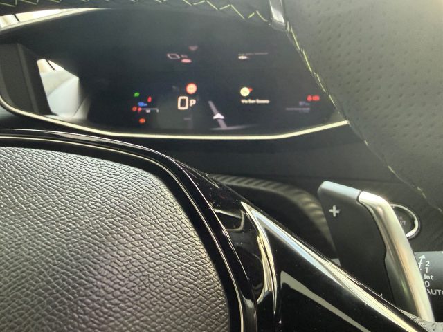 PEUGEOT 208 usata, con Volante in pelle