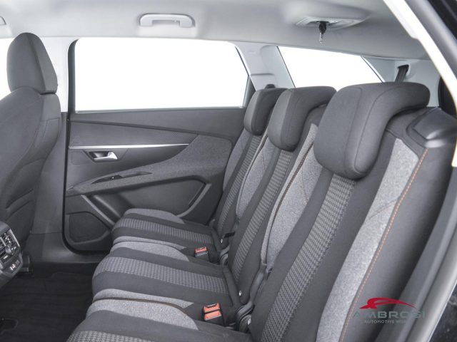 PEUGEOT 5008 usata 9