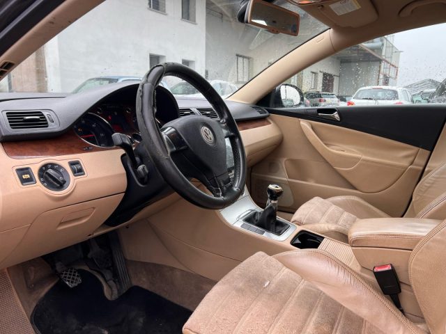 VOLKSWAGEN Passat usata, con Autoradio