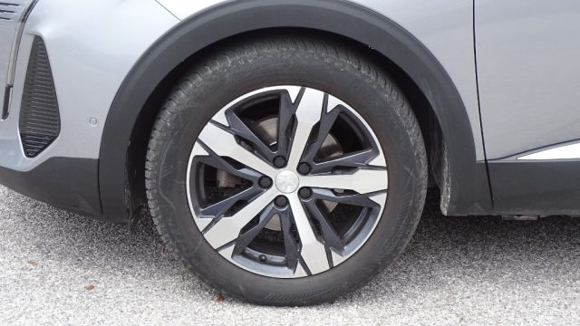 PEUGEOT 5008 usata, con Touch screen