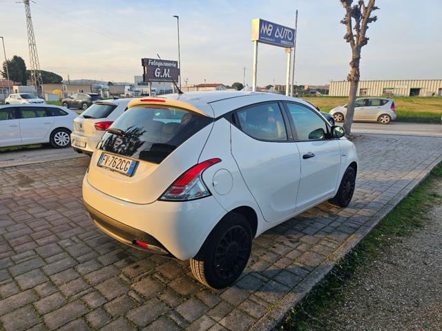 LANCIA Ypsilon usata, con Autoradio