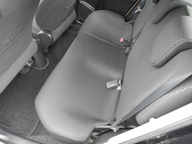 TOYOTA Yaris usata 35