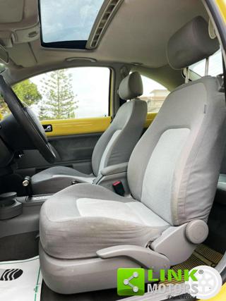 VOLKSWAGEN Beetle usata, con MP3