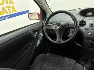 TOYOTA Yaris usata 18