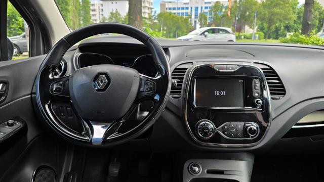 RENAULT Captur usata, con Touch screen