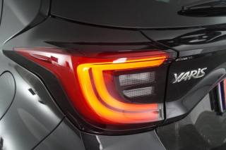 TOYOTA Yaris usata 9