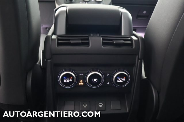 LAND ROVER Defender usata, con Luci diurne LED