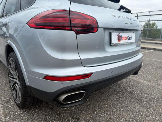 PORSCHE Cayenne usata, con Autoradio digitale