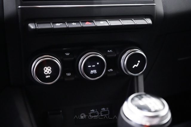 RENAULT Captur usata, con USB