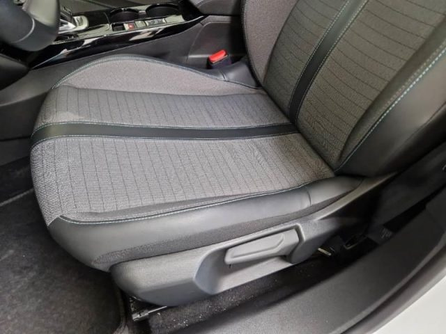 PEUGEOT 2008 usata, con Cruise Control