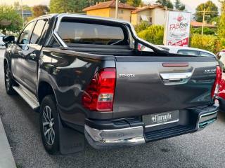 TOYOTA Hilux usata, con Autoradio