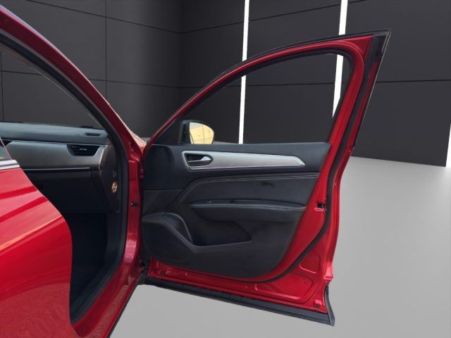 RENAULT Arkana usata, con USB