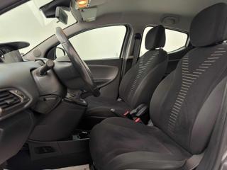 LANCIA Ypsilon usata, con Fendinebbia