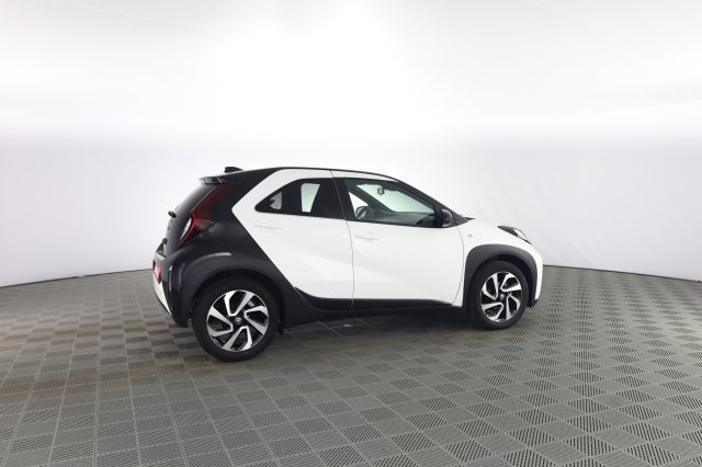 TOYOTA Aygo X usata 2