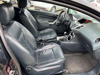 FORD Fiesta usata, con MP3