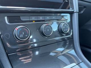 VOLKSWAGEN Golf Variant usata, con Climatizzatore