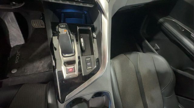 PEUGEOT 3008 usata, con Controllo automatico clima