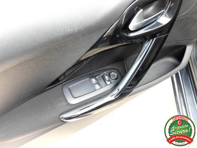 PEUGEOT 208 usata, con Lettore CD
