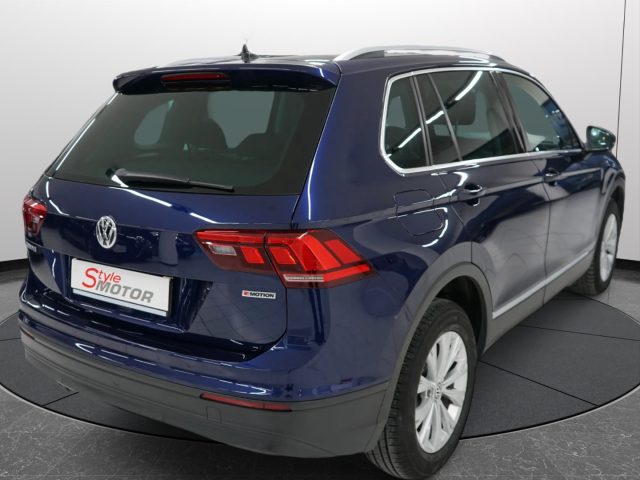VOLKSWAGEN Tiguan usata, con Airbag laterali