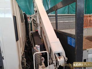 ISUZU M21 usata, con Alzacristalli elettrici