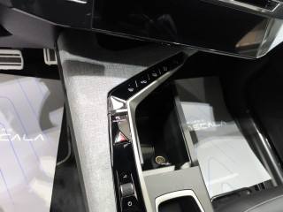 PEUGEOT 3008 usata, con USB