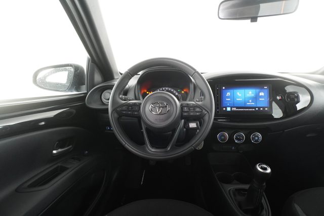 TOYOTA Aygo X usata 10