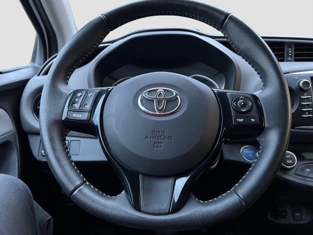 TOYOTA Yaris usata 11
