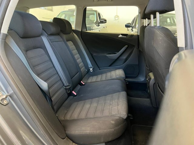 VOLKSWAGEN Passat usata, con Chiusura centralizzata