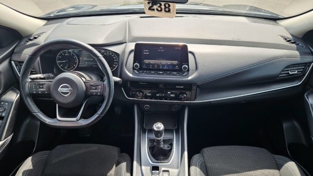 NISSAN Qashqai usata, con Fari LED