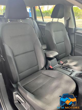 VOLKSWAGEN Golf Variant usata, con Airbag testa