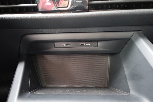 VOLKSWAGEN Golf usata, con Fari bi-xeno