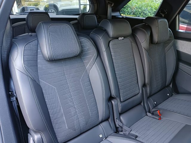 PEUGEOT 5008 usata, con Leve al volante