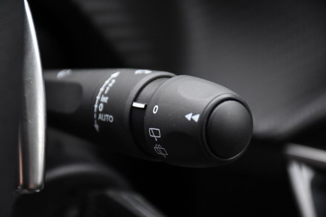 PEUGEOT 2008 usata, con Touch screen