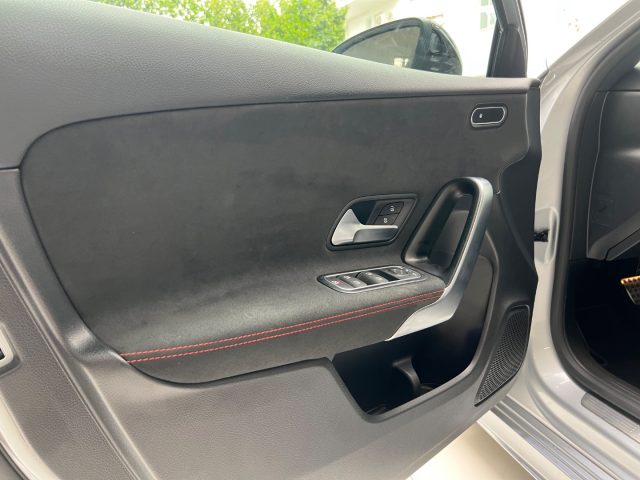 MERCEDES-BENZ A 180 usata, con Touch screen