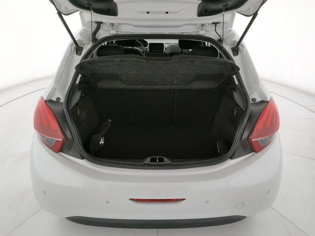 PEUGEOT 208 usata, con Luci diurne LED