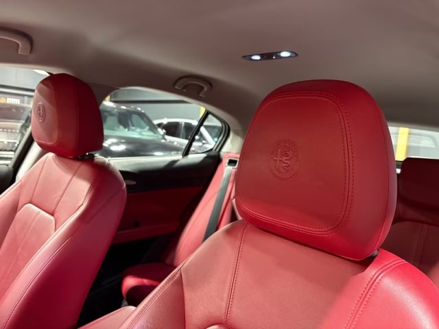 ALFA ROMEO Stelvio usata, con Interni in pelle