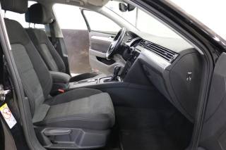 VOLKSWAGEN Passat Variant usata, con Volante in pelle