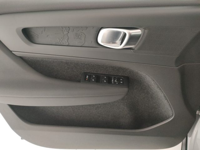 VOLVO XC40 usata, con Autoradio digitale