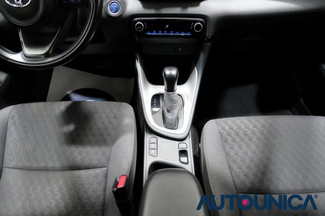 TOYOTA Yaris usata 39