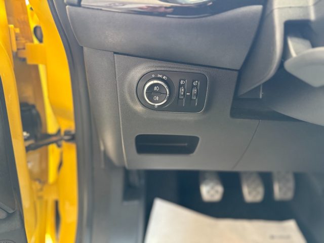 OPEL Corsa usata, con MP3