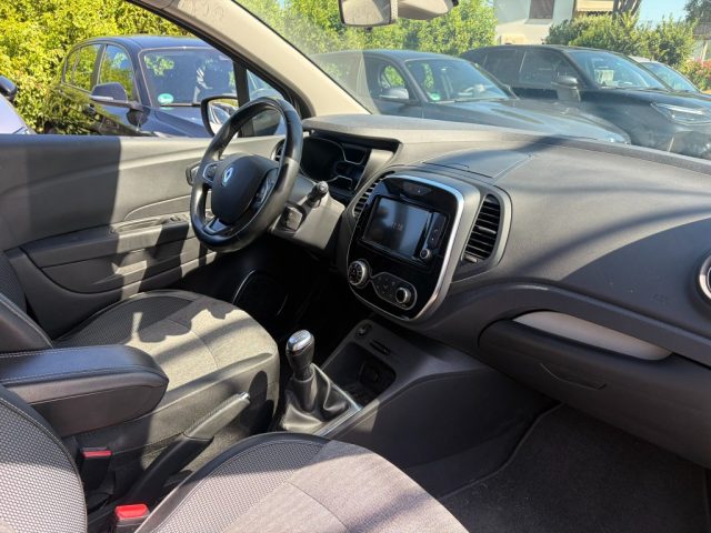 RENAULT Captur usata, con Autoradio